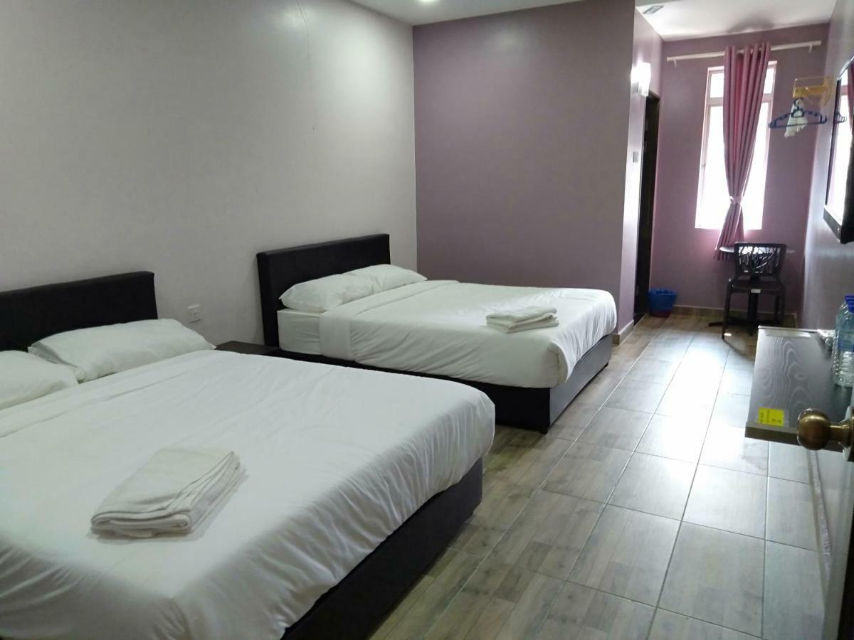 Purple Dream Home Teluk Panglima Garang Exterior photo